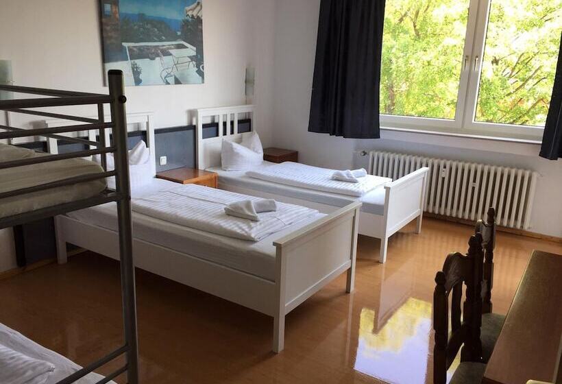 Трехместный Номер Стандарт Совместная Ванная, Gz Hostel Bonn