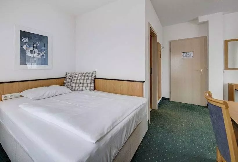 Standard Yhden Hengen Huone, Airport Hotel Stetten