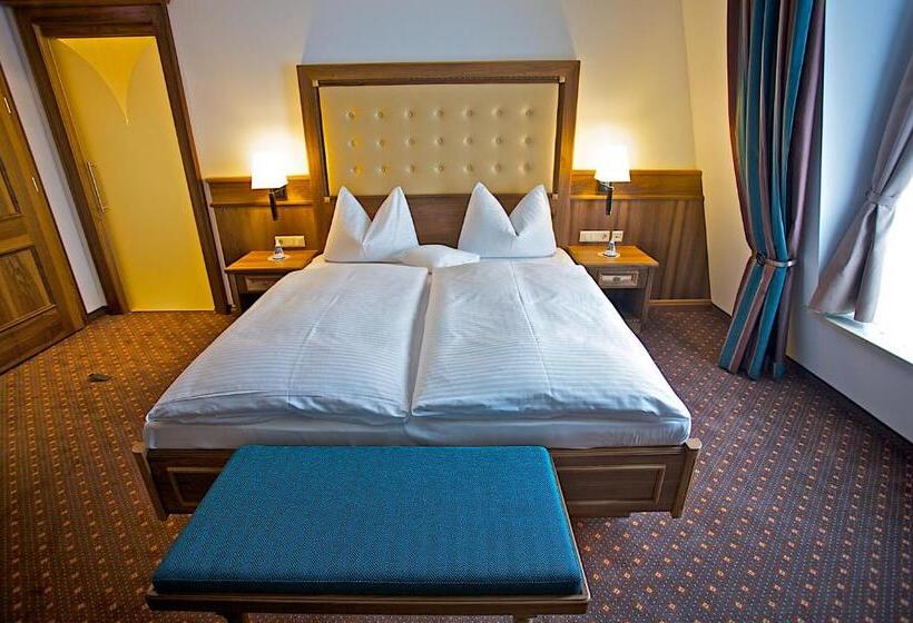 Номер Deluxe, Am Schloßberg