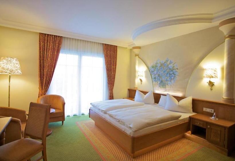 Номер Deluxe, Am Schloßberg