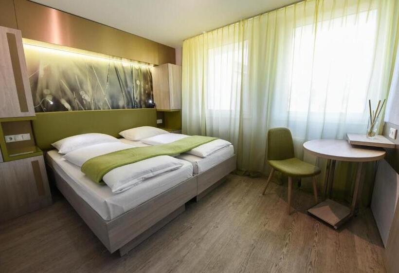 غرفة قياسية, Am Spichernplatz