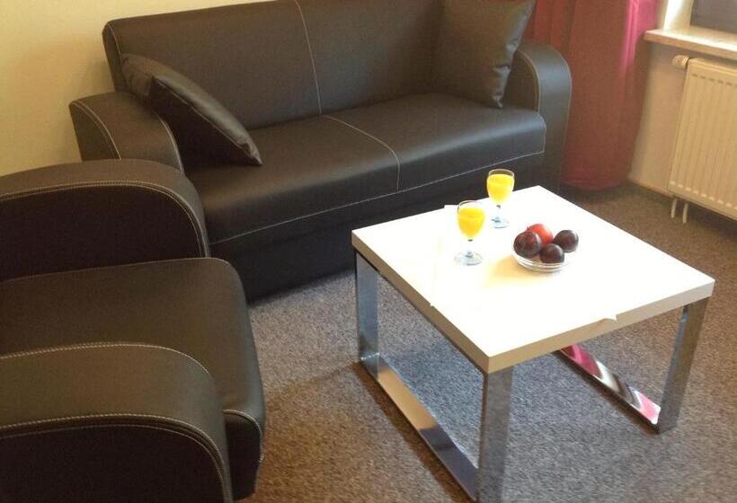 스탠다드 스튜디오, An Der Uffe