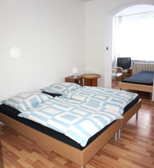 חדר סטנדרט, Artus