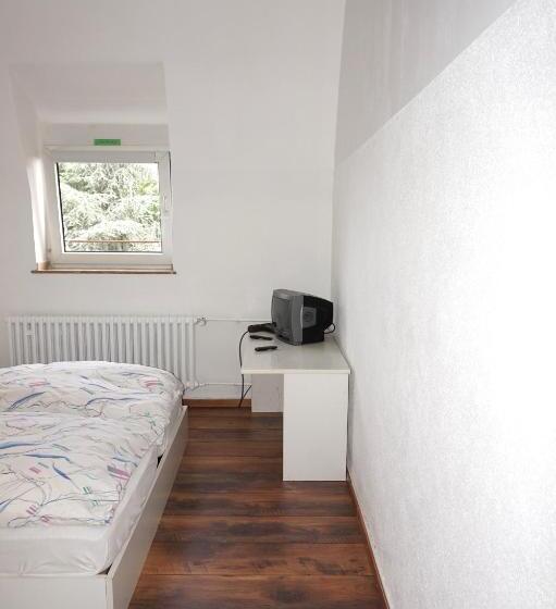 חדר סטנדרט, Artus