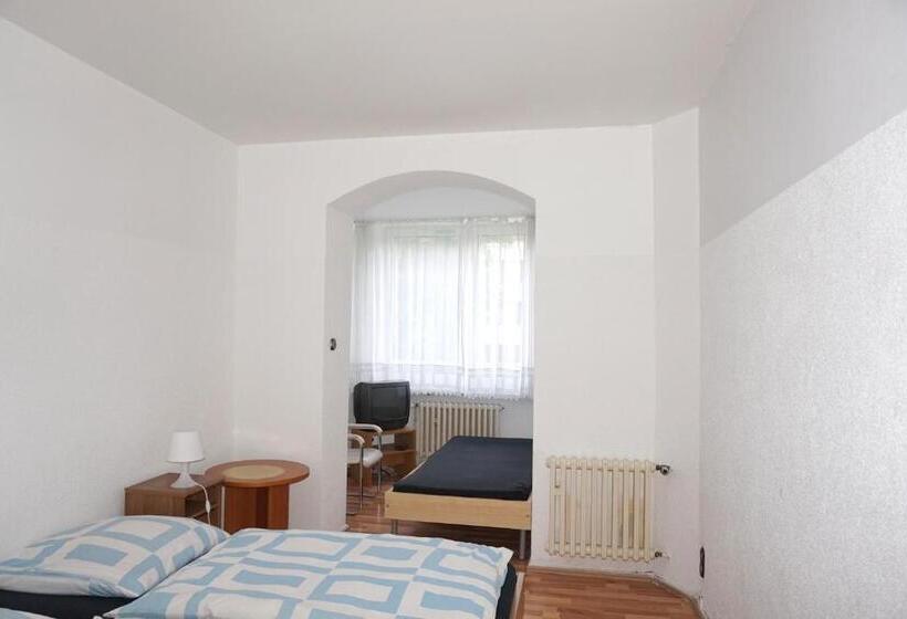 חדר סטנדרט, Artus