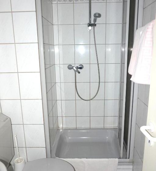 חדר סטנדרט, Artus