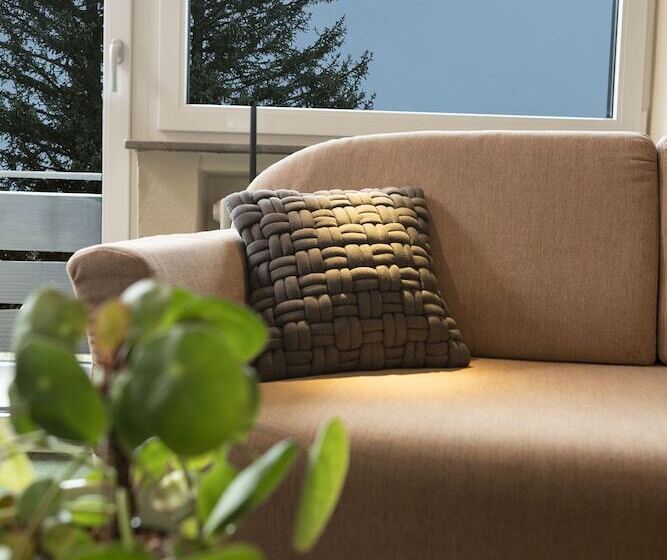 غرفة قياسية, Das Hohenried