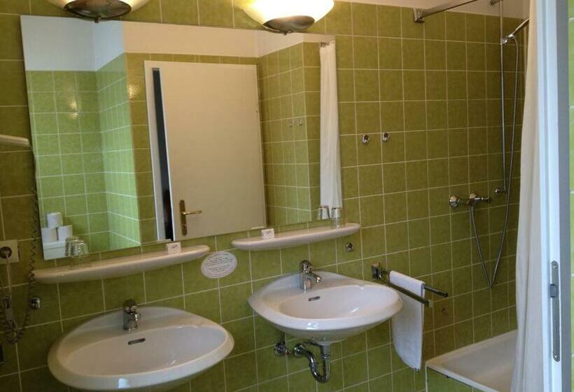 Quarto Estandar Individual, Fürstenberg