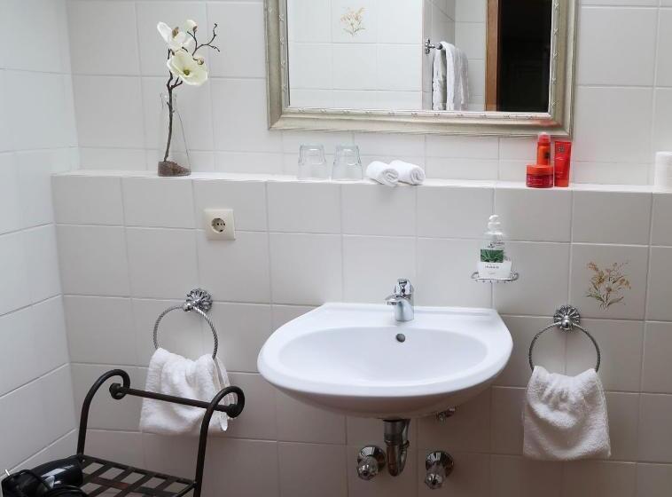 Comfort room with balcony, Garni Bellevue