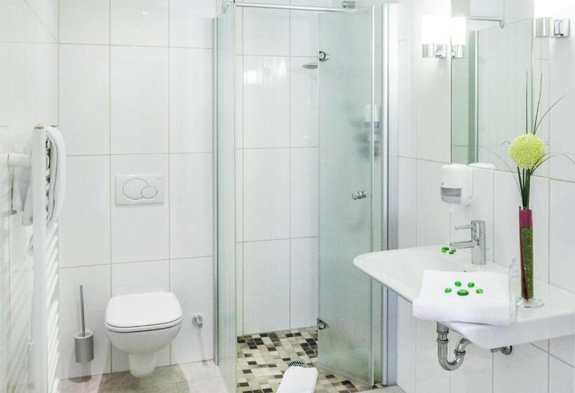 舒适型房间, Hilling