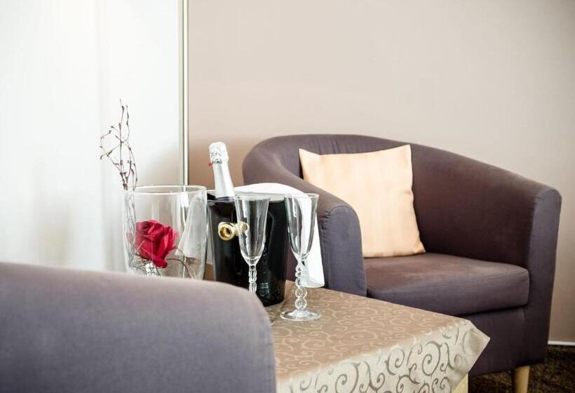 舒适型房间, Hilling