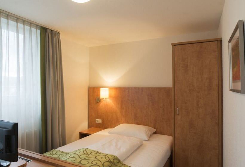 اتاق خانوادگی, Mingarden