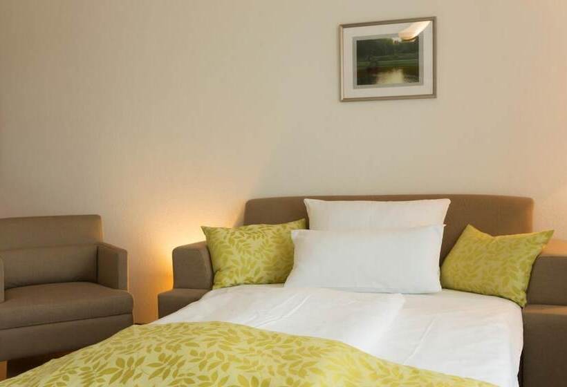 سوییت جونیور, Mingarden