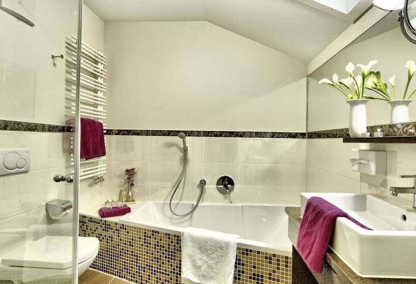 جناح سوبيريور, Neuhausl Superior