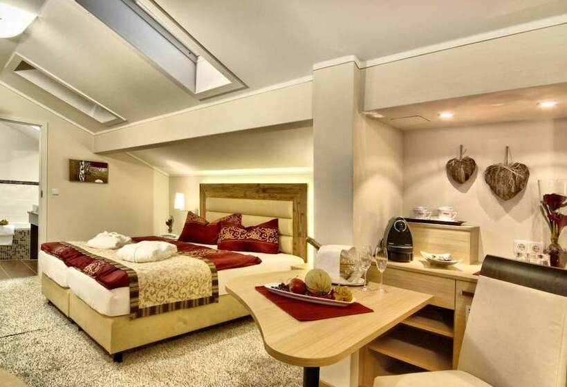 جناح سوبيريور, Neuhausl Superior