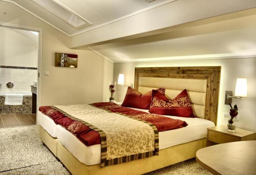 جناح سوبيريور, Neuhausl Superior