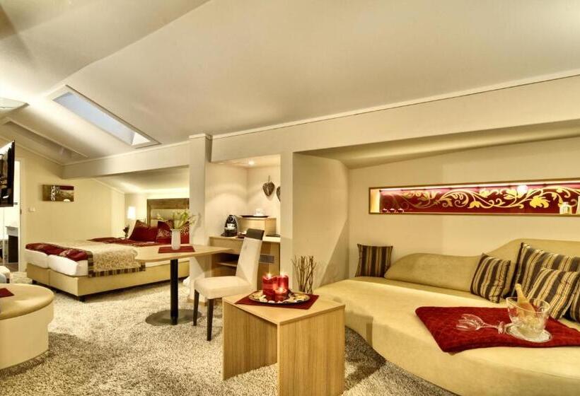 جناح سوبيريور, Neuhausl Superior