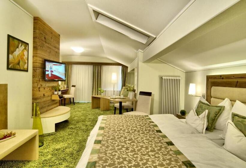 جناح سوبيريور, Neuhausl Superior