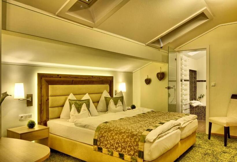 جناح سوبيريور, Neuhausl Superior