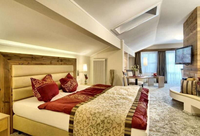 جناح سوبيريور, Neuhausl Superior