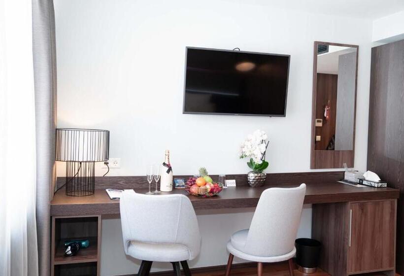 디럭스 룸, & Restaurant Knote