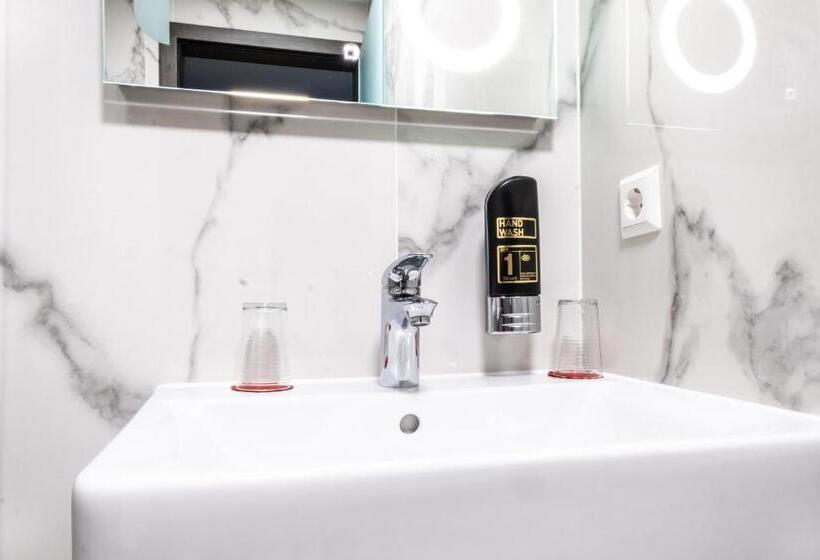 디럭스 룸, & Restaurant Knote