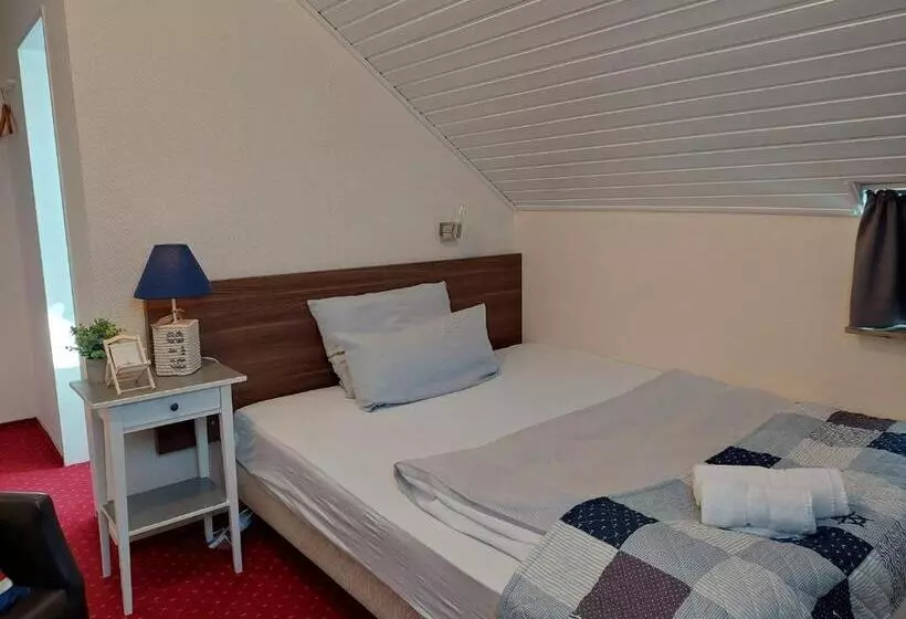Economy Yhden Hengen Huone, Rosmarin Garni