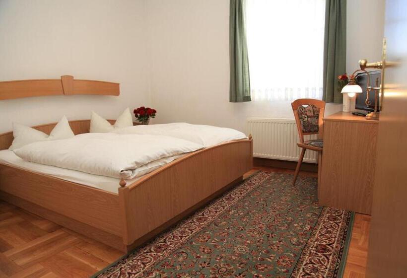 标准间, Rotgiesserhaus