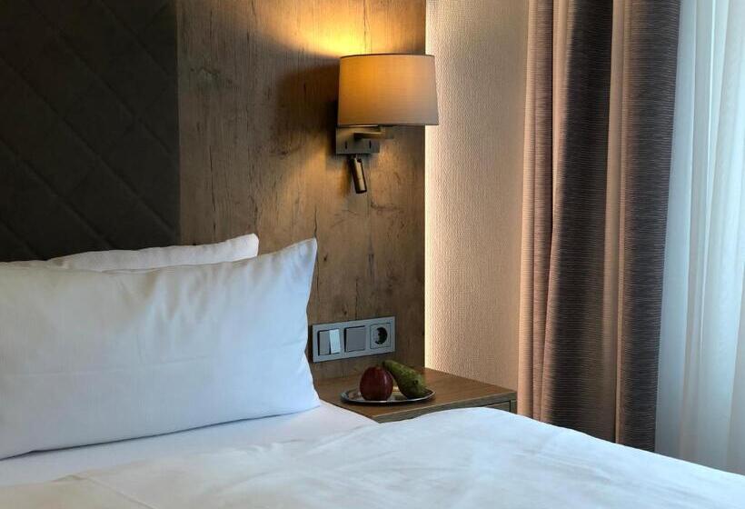 스탠다드 룸, Schlossberg