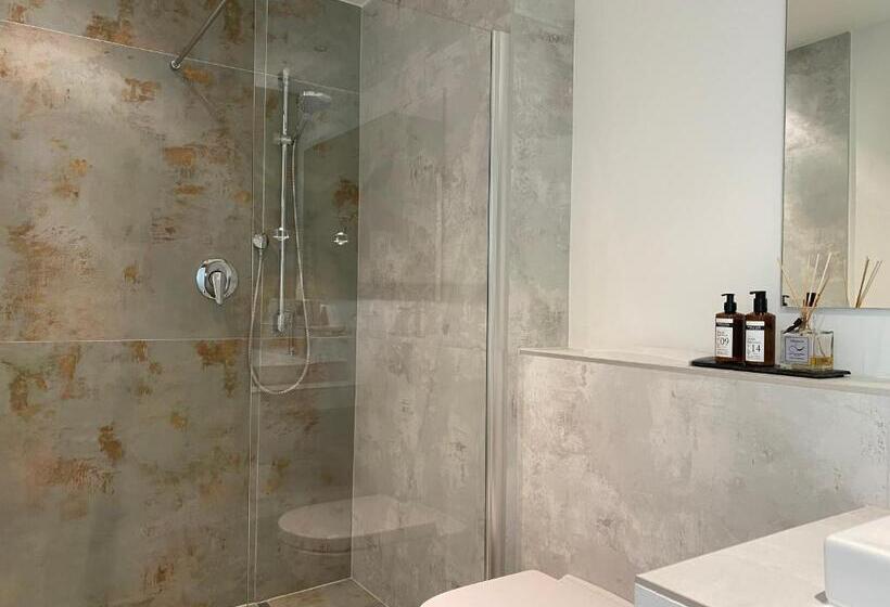 스탠다드 룸, Schlossberg