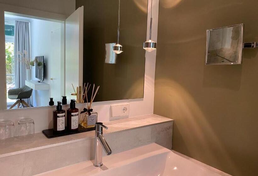 스탠다드 룸, Schlossberg