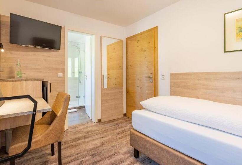 غرفة كومفورت فردية, Steffl Garni