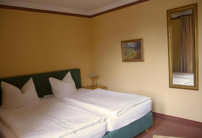 スタンダードルーム, Zur Alten Schmiede