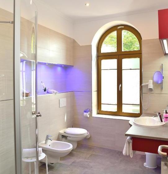 スタンダードルーム, Zur Alten Schmiede