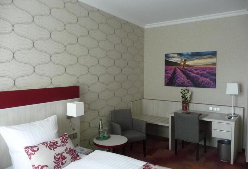 スタンダードルーム, Zur Alten Schmiede