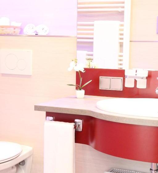 スタンダードルーム, Zur Alten Schmiede