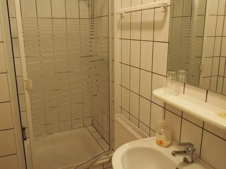 Standard Yhden Hengen Huone, Messe Motel Laatzen