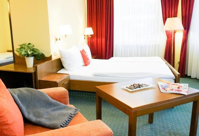 Номер Стандарт Трехместный, Panorama Hotel Rheinkrone