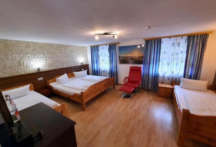 غرفة قياسية رباعية, Gastehaus Parkblick