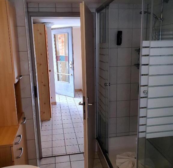 غرفة قياسية رباعية, Gastehaus Parkblick