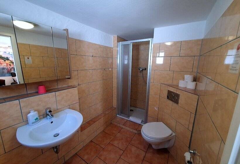 غرفة قياسية ثلاثية, Gastehaus Parkblick