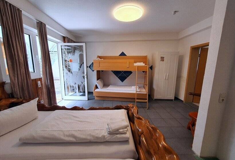 غرفة قياسية رباعية, Gastehaus Parkblick