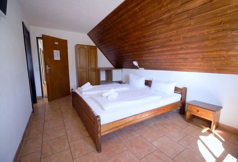 غرفة قياسية ثلاثية, Gastehaus Parkblick