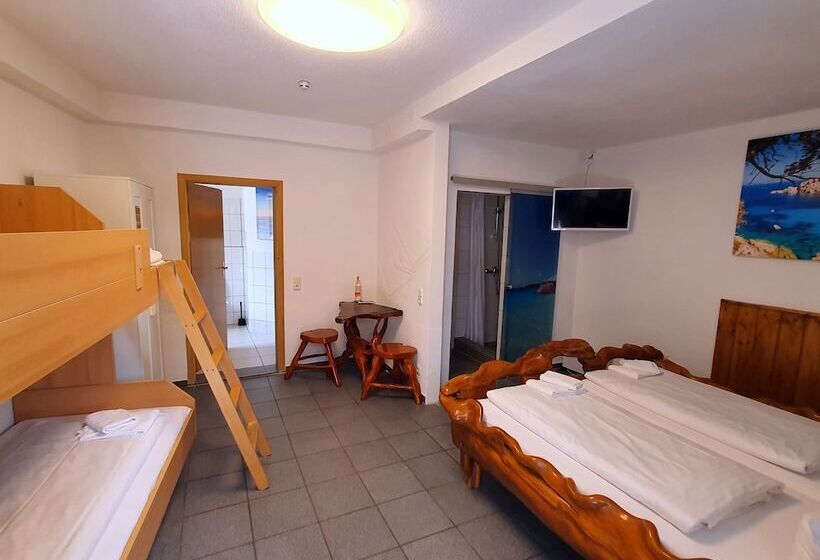 غرفة قياسية رباعية, Gastehaus Parkblick