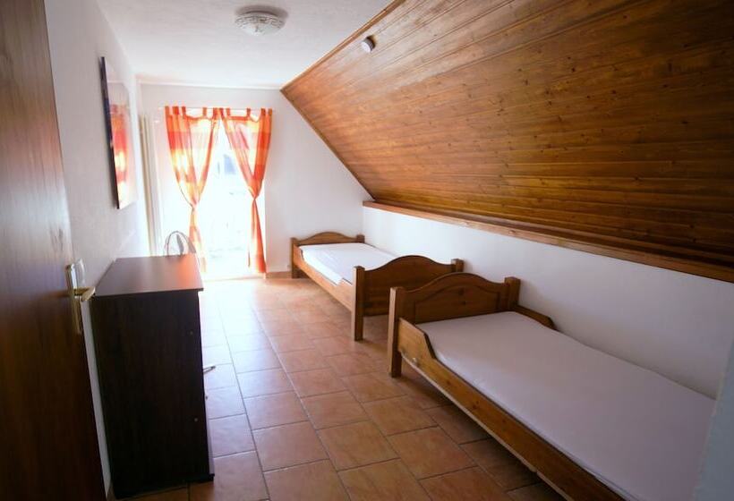 غرفة قياسية رباعية, Gastehaus Parkblick