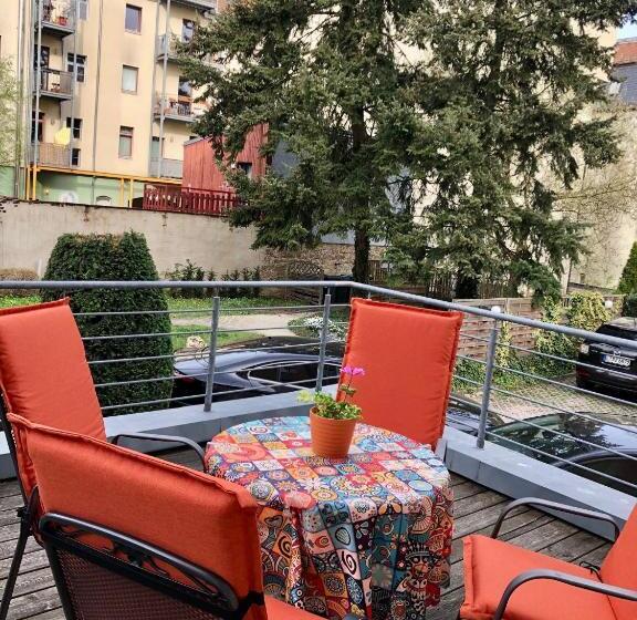 جناح, Villa Hentzel