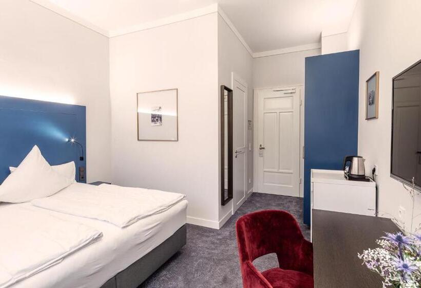 Номер Superior с Балконом, Villa Rein Boutique