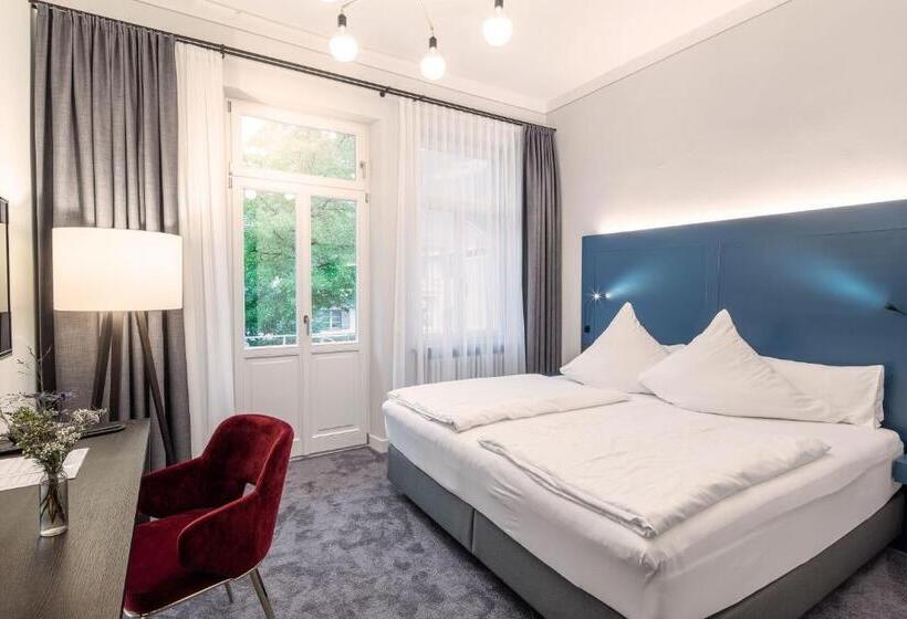 Номер Superior с Балконом, Villa Rein Boutique
