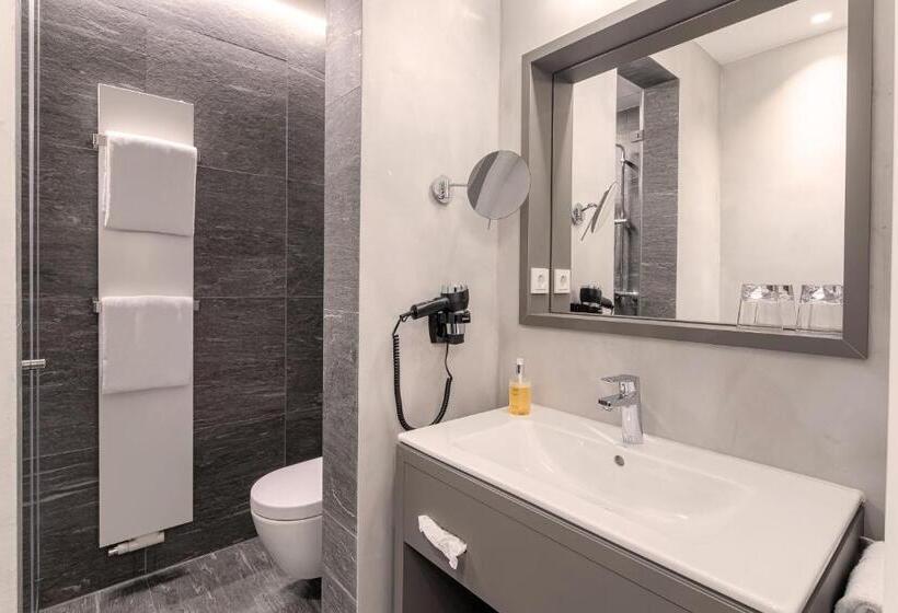 Номер Superior с Балконом, Villa Rein Boutique