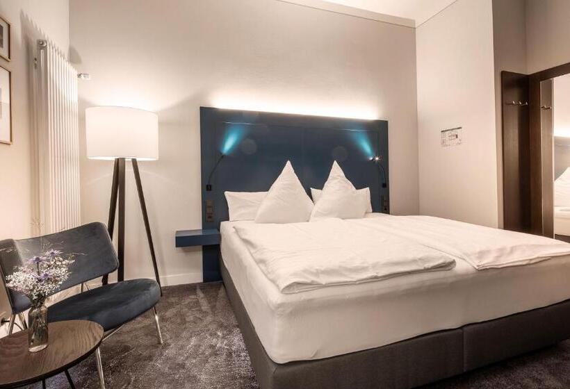 Номер Superior с Балконом, Villa Rein Boutique